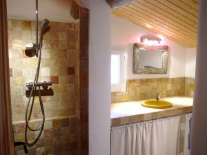Salle de bains Le Pigeonnier: salle de bains