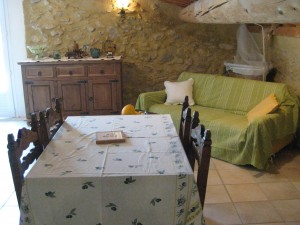 Gîte l'Olivier: pièce à vivre Gîte l'olivier